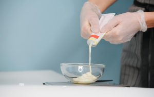 اموزش ترکیب رنگ مو با اکسیدان