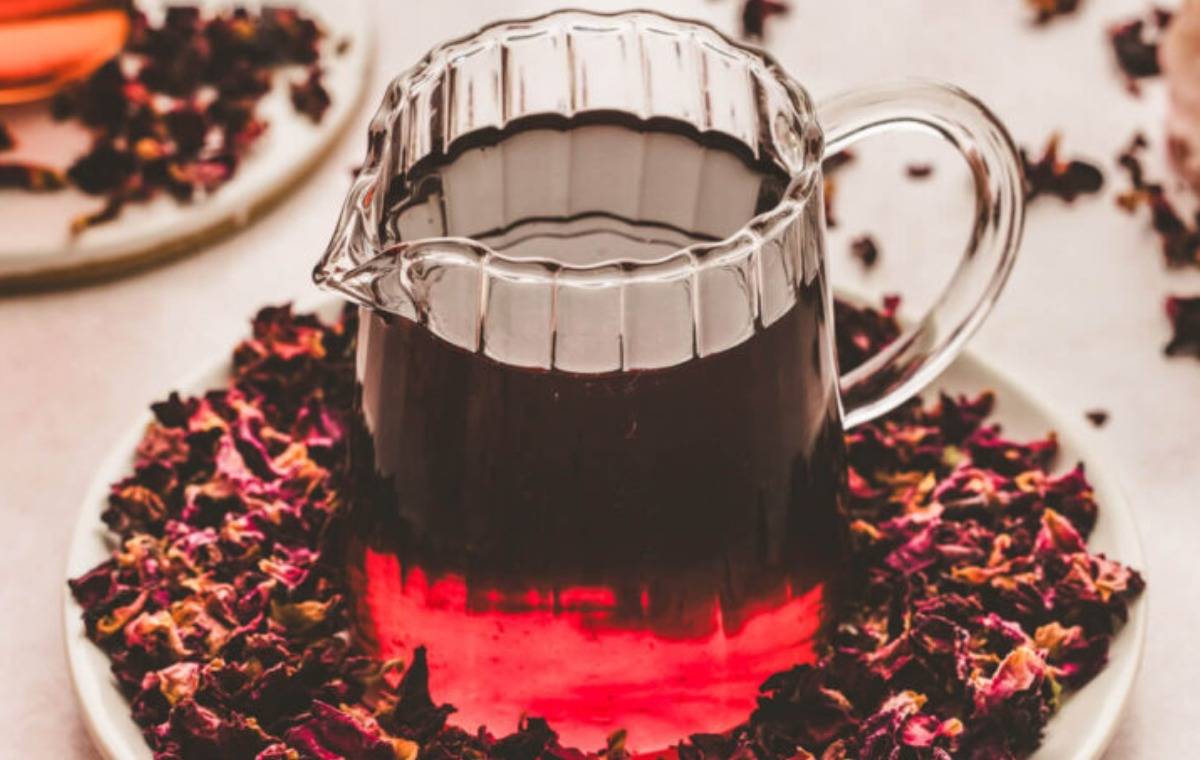 طرز تهیه شربت گل محمدی خشک شده