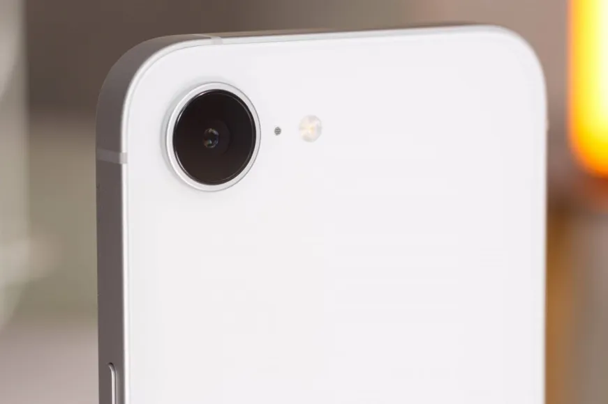 بررسی دوربین گوشی آیفون 16e