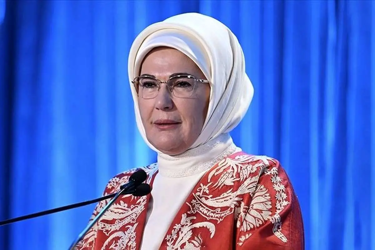 ببینید؛ همسر اردوغان با شنیدن پایان پ‌ک‌ک گریست