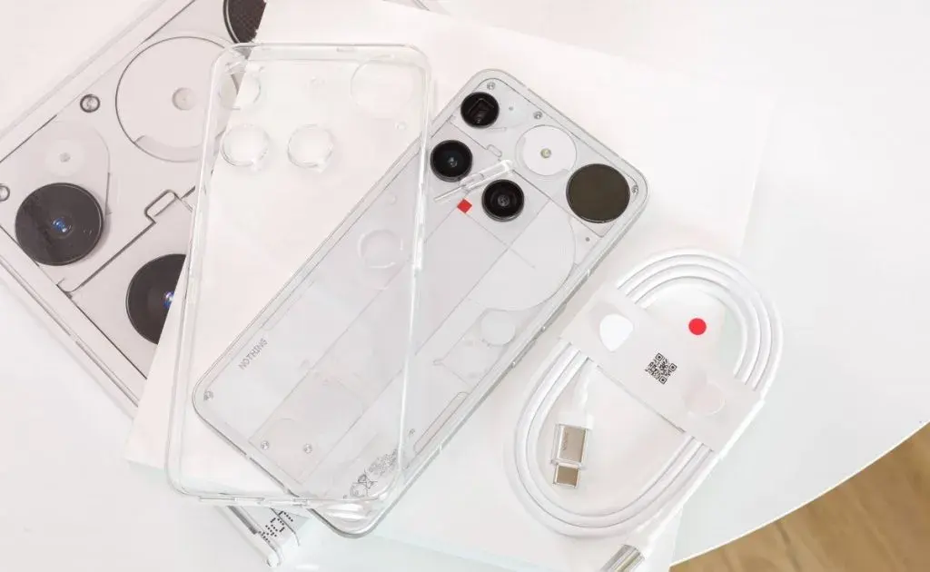 محتوای درون بسته‌بندی Nothing Phone 3