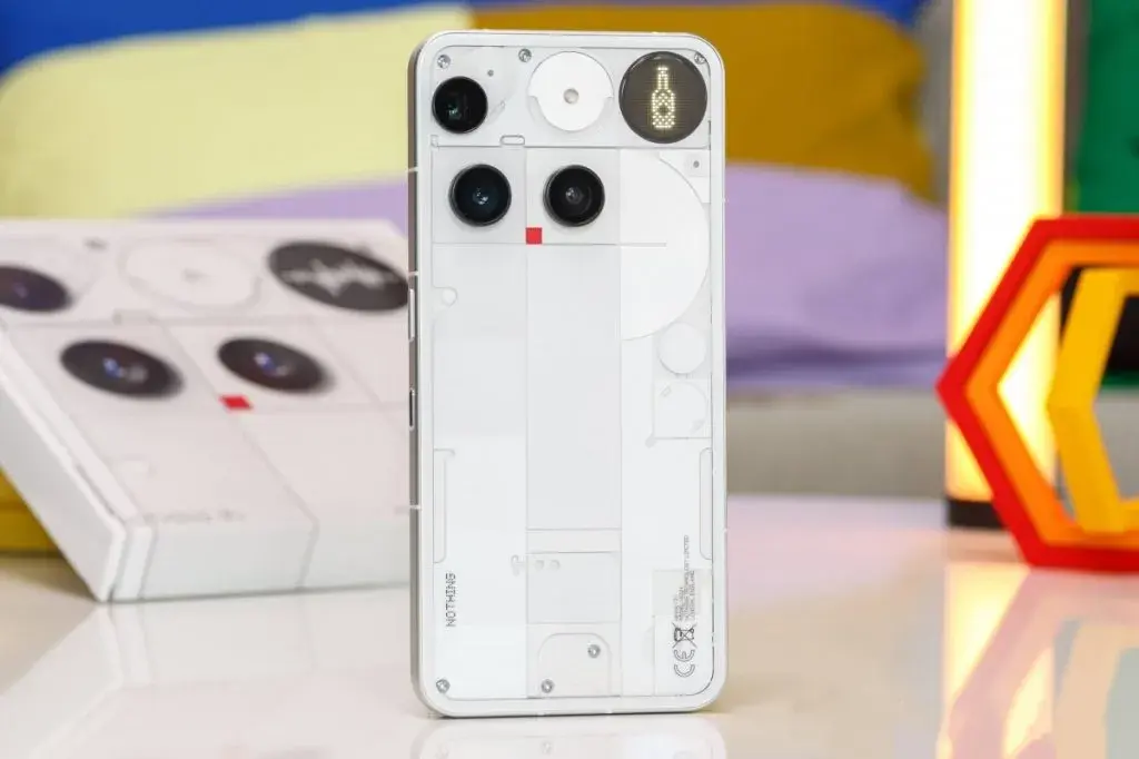 نقد و بررسی ناتینگ فون 3؛ طراحی و کیفیت ساخت