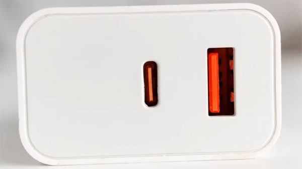 حفره های مربعی سوکت USB