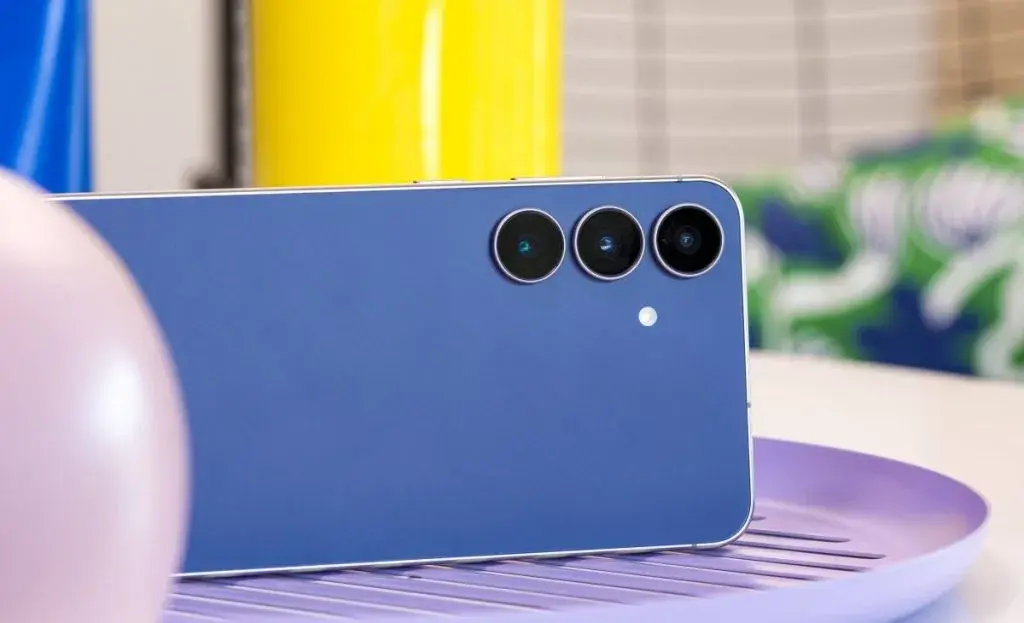 بررسی دوربین گلکسی اس ۲۵ اف ای