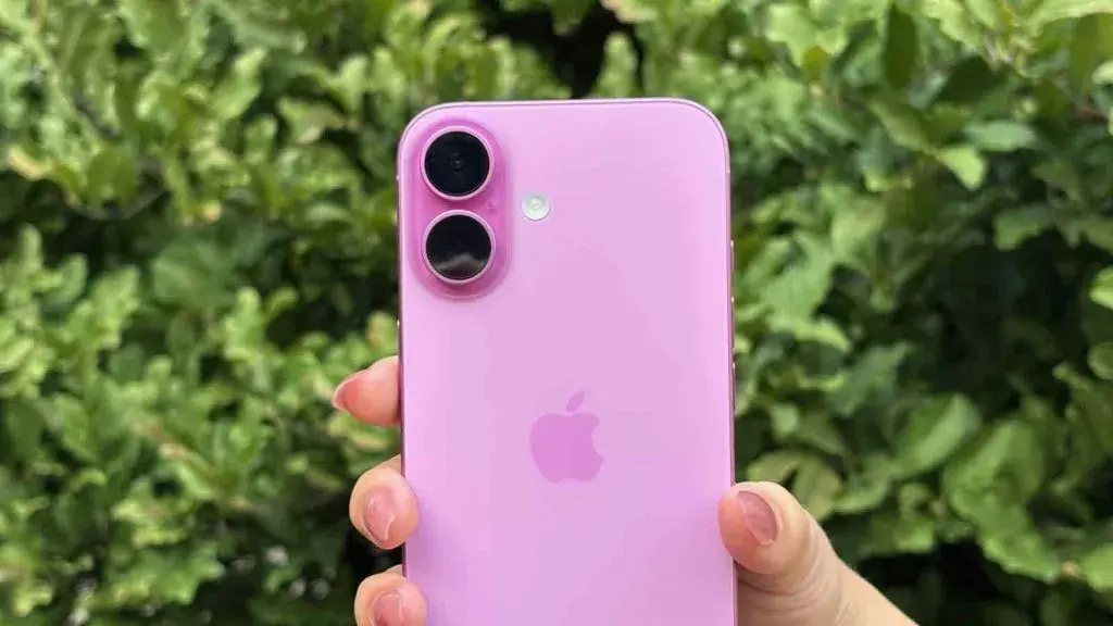 iPhone ۱۶