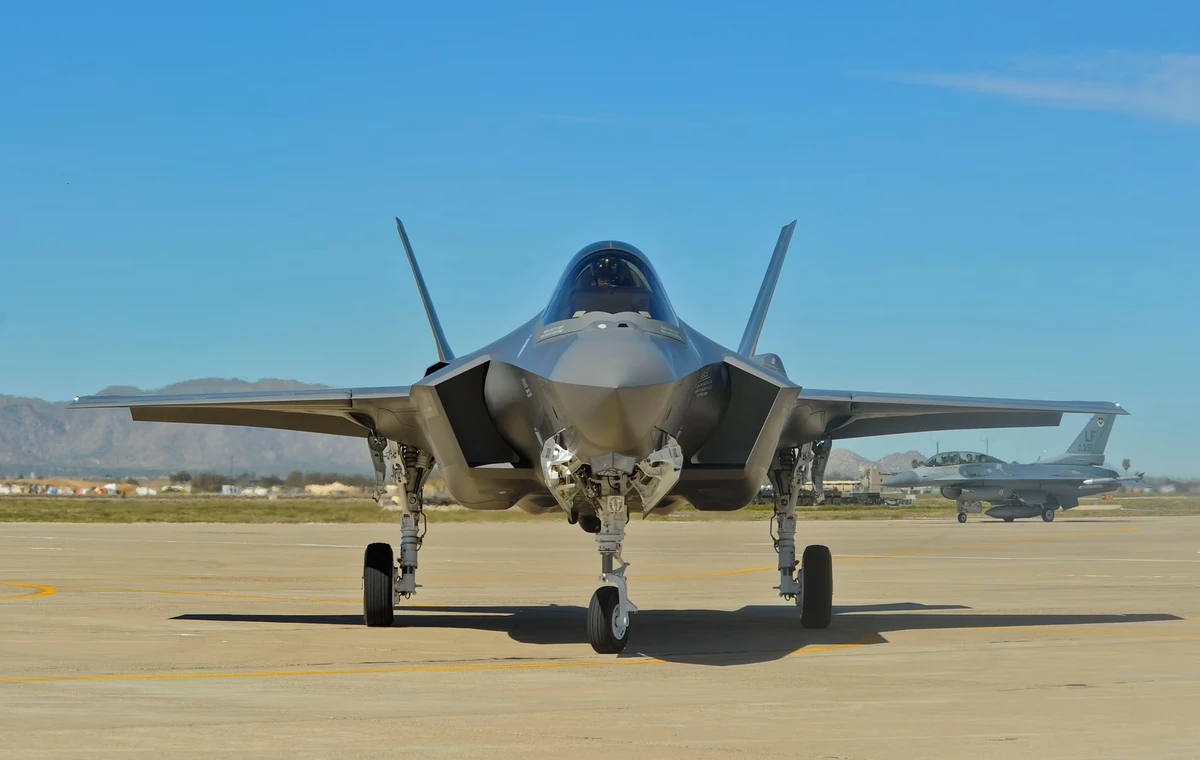 مقایسه جنگنده جی 10 با اف 35