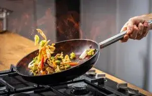 بهترین تابه استیل؛ راهنمای خرید و نکات کاربردی برای آشپزی