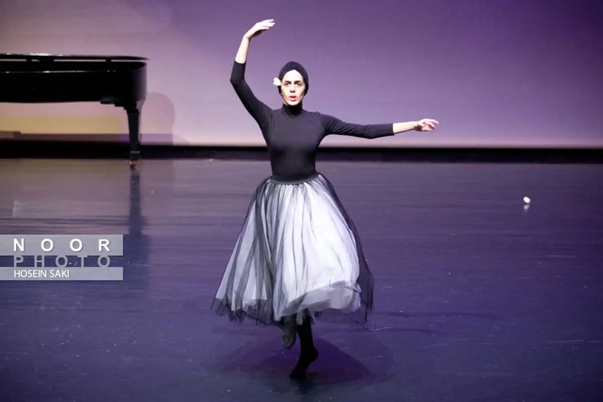 تصاویر؛ کنسرت نمایش «نغمه‌های ناخوانده‌ میکیس تئودوراکیس»