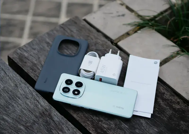 مقایسه گلکسی A36 با ردمی نوت 14 پرو 5G؛ محتویات درون بسته‌بندی