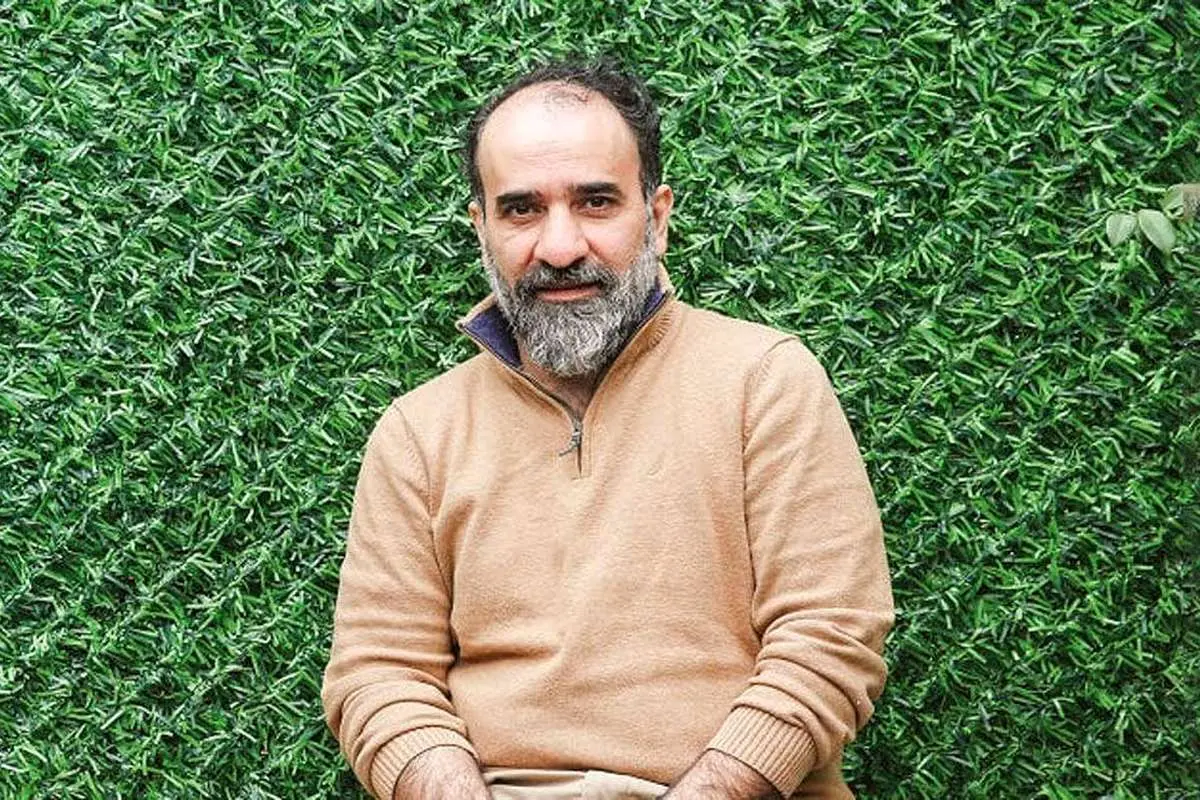 رضا امیرخانی، نویسنده سرشناس با پاراگلایدر سقوط کرد