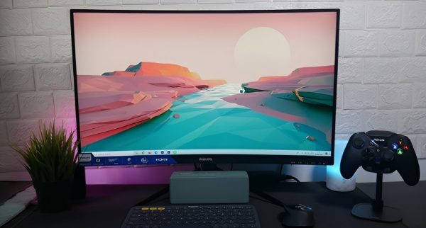 گیمینگ بدون مرز با مانیتورهای خمیده AOC و Philips