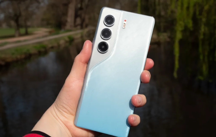 نقد و بررسی تکنو Camon 40 Pro