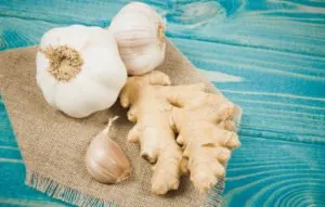 7 خاصیت باورنکردنی ترکیب سیر و زنجبیل