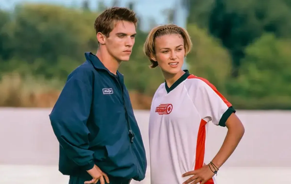 مثل بکام کات‌دار بزن (Bend It Like Beckham)