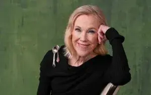 کاترین اوهارا، بازیگر سرشناس کمدی‌هایی چون «تنها در خانه» و «بیتل‌جوس» درگذشت