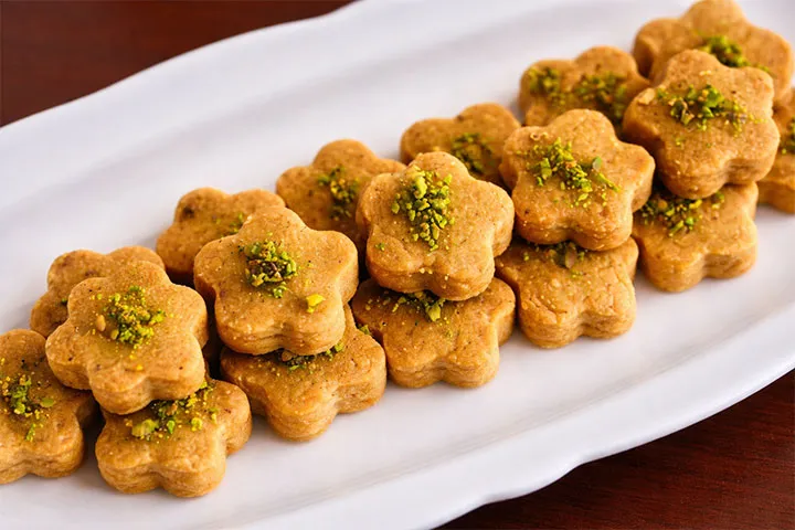 طرز تهیه شیرینی نخودچی مرحله به مرحله