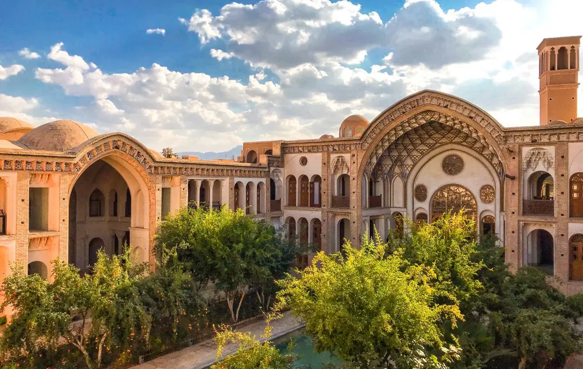 خانه عباسیان و خانه عامری‌ها