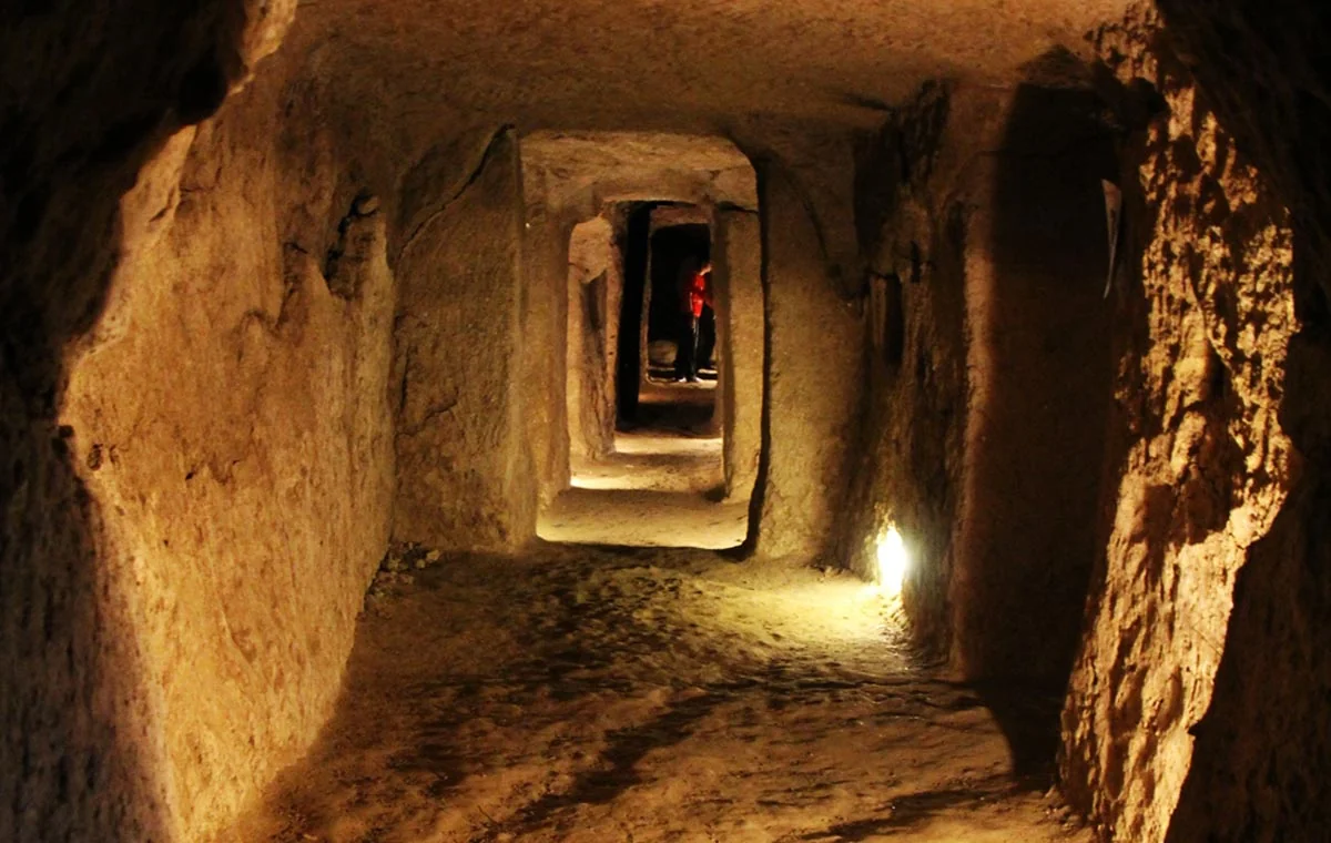 شهر زیرزمینی نوش‌آباد (اویی)