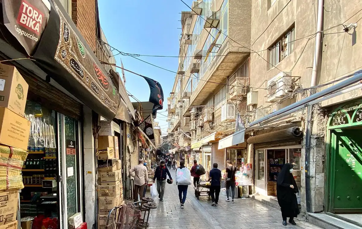 ظروف یکبار مصرف در بازار بزرگ تهران