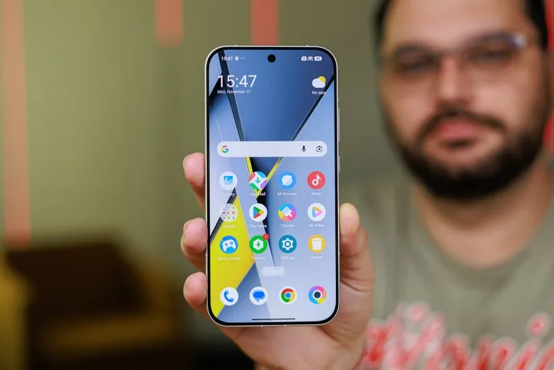 مقایسه طراحی و کیفیت ساخت پوکو X8 پرو مکس با پوکو F8 پرو
