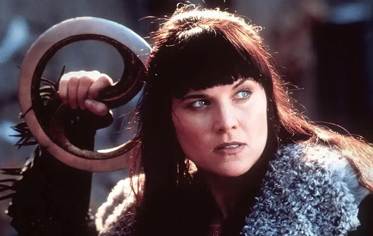 بهترین سریال‌های تاریخی شمشیری ؛ زینا: شاهدخت جنگجو (Xena: Warrior Princess)