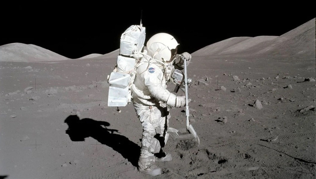 astronaut astronaut