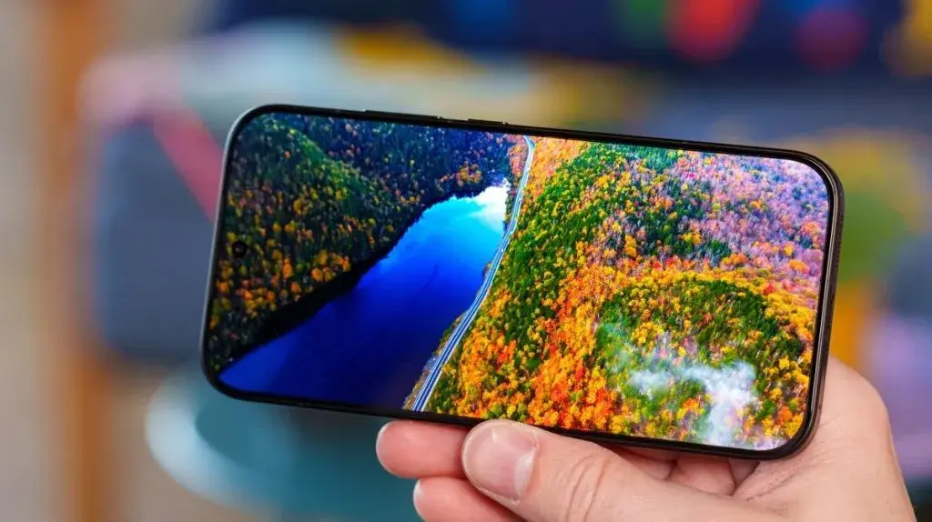 نمایشگر پوکو X8 پرو در مقایسه با پوکو M8 پرو