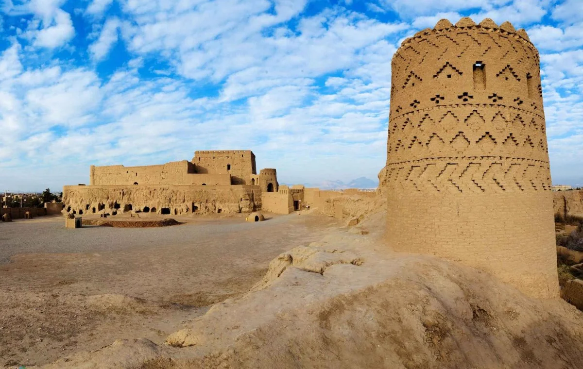 میبد؛ شهر سفال‌گری و کاروانسراها